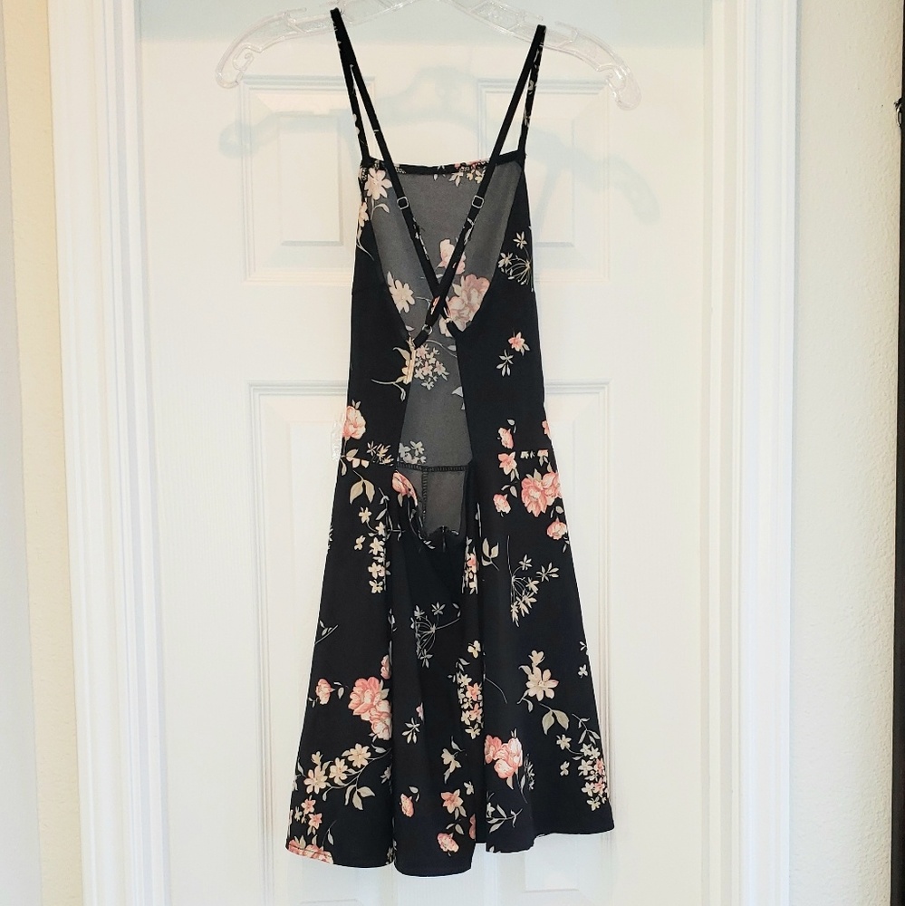 Dress - Picture 2 of 2